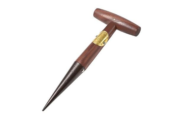 Burgon & Ball National Trust dibber on a white background