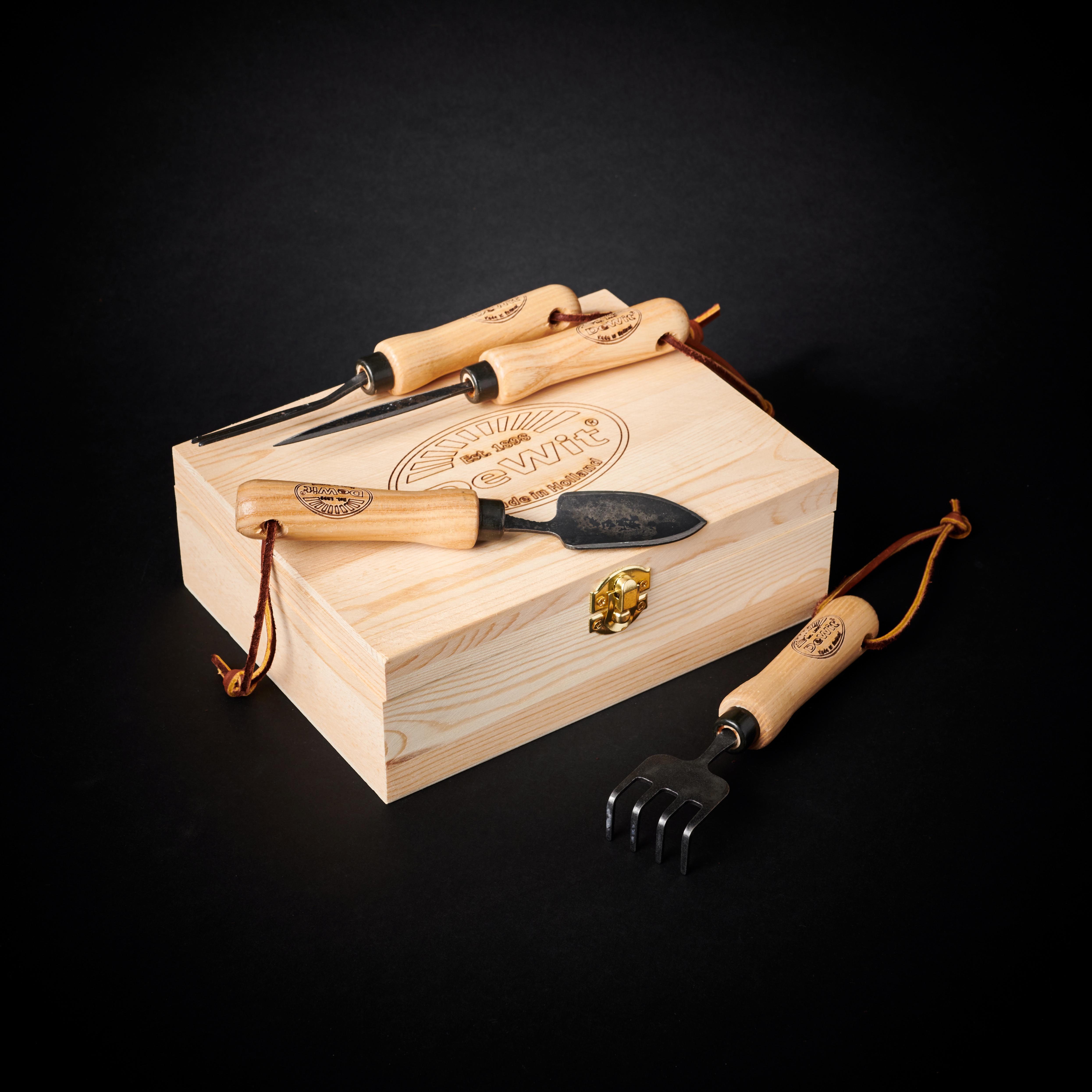 DeWit Small propagating tools