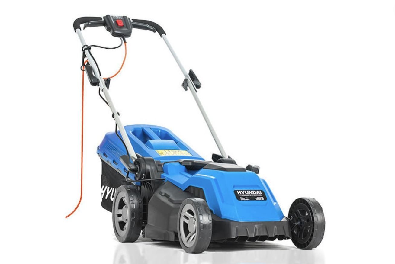 Hyundai 15'' / 38cm 1600w Electric Lawn Mower with Rear Roller, Mulch & 40L Bag | HYM3800E