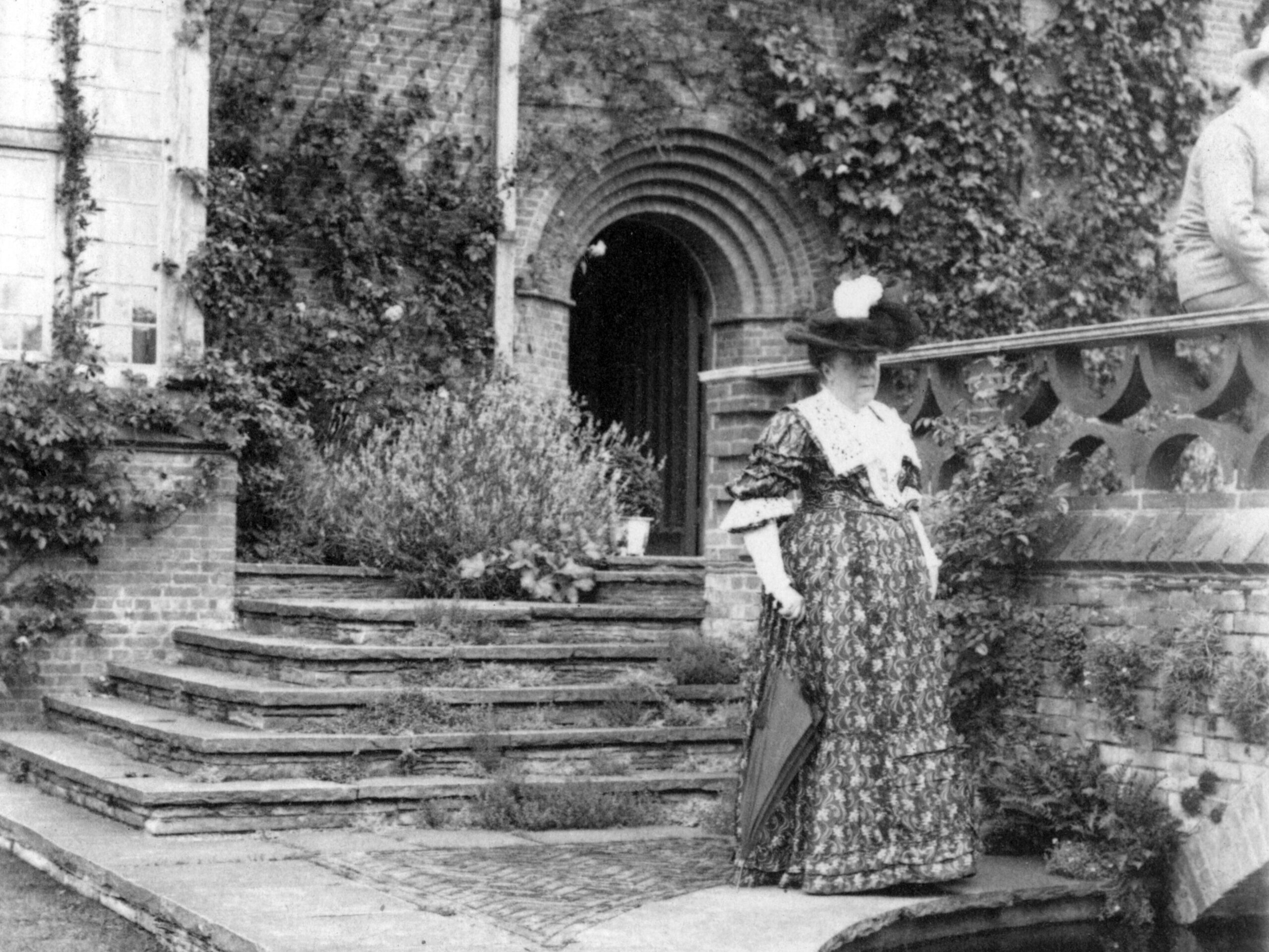 Gertrude Jekyll beside the terrace bridge at Deanery Garden, Sonning, Berkshire, after 1901. Sir Edwin Lutyens built the house for Edward Hudson