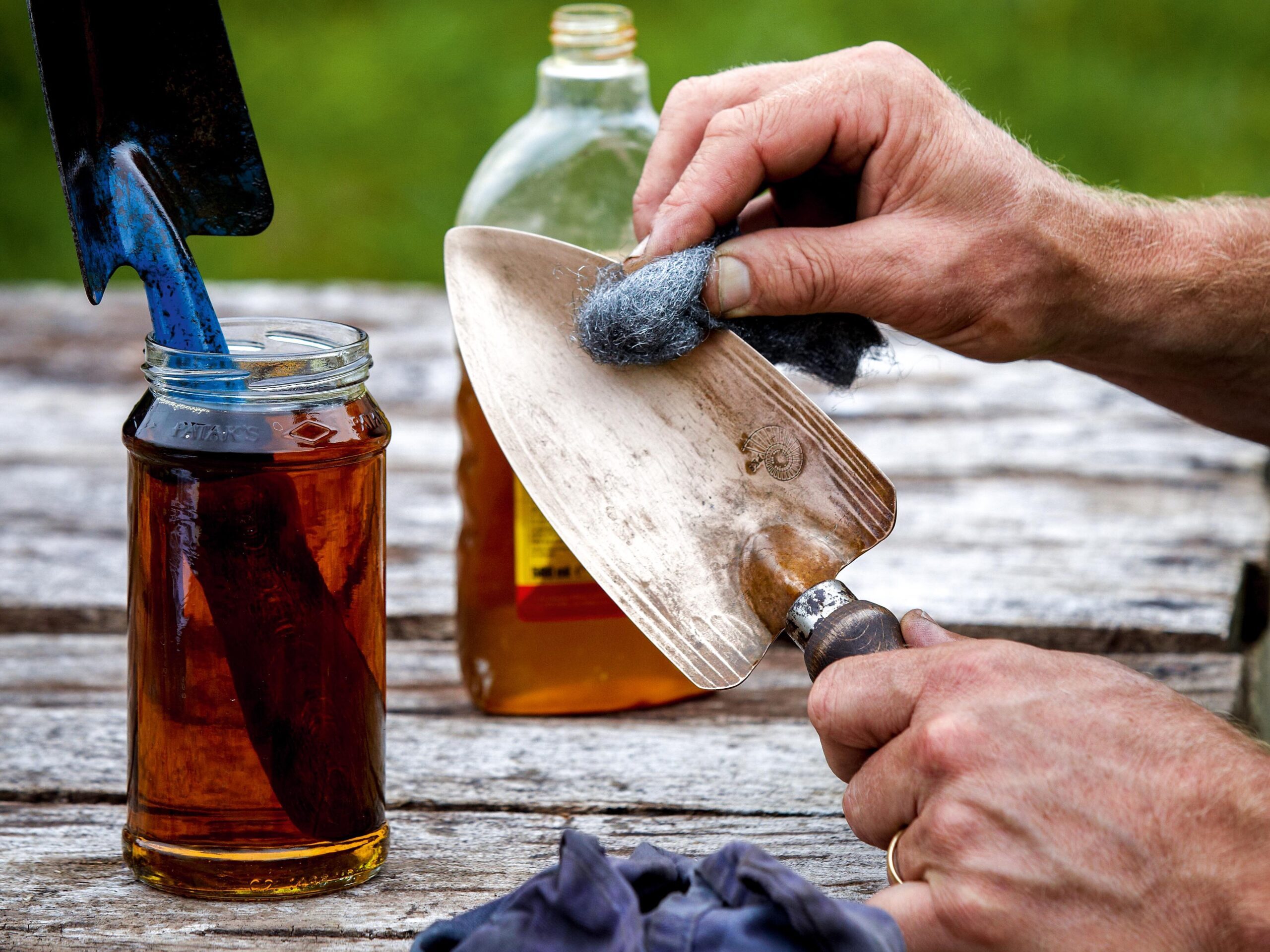 Clean your rusty tools with wire wool