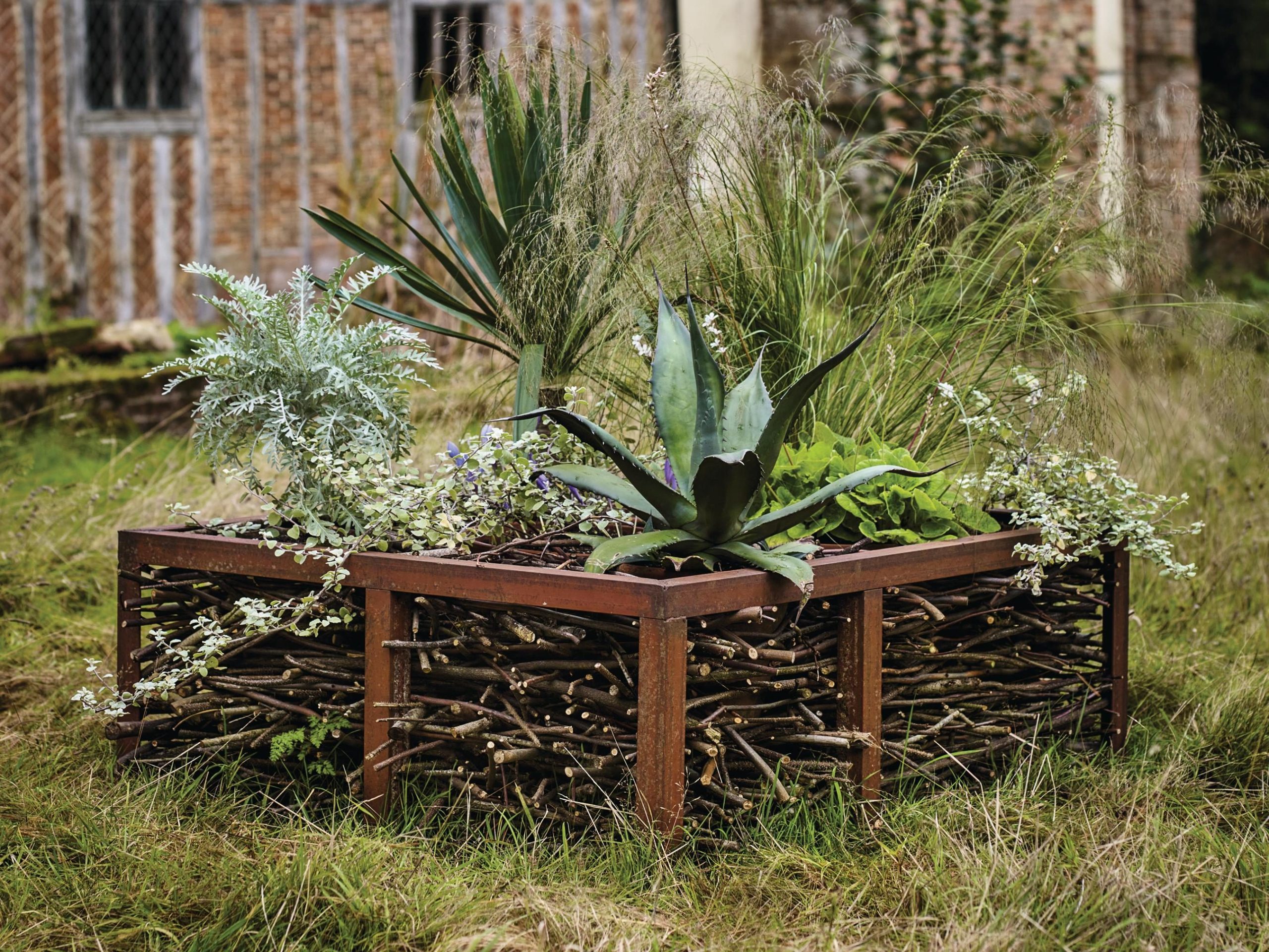 Plant pot and building