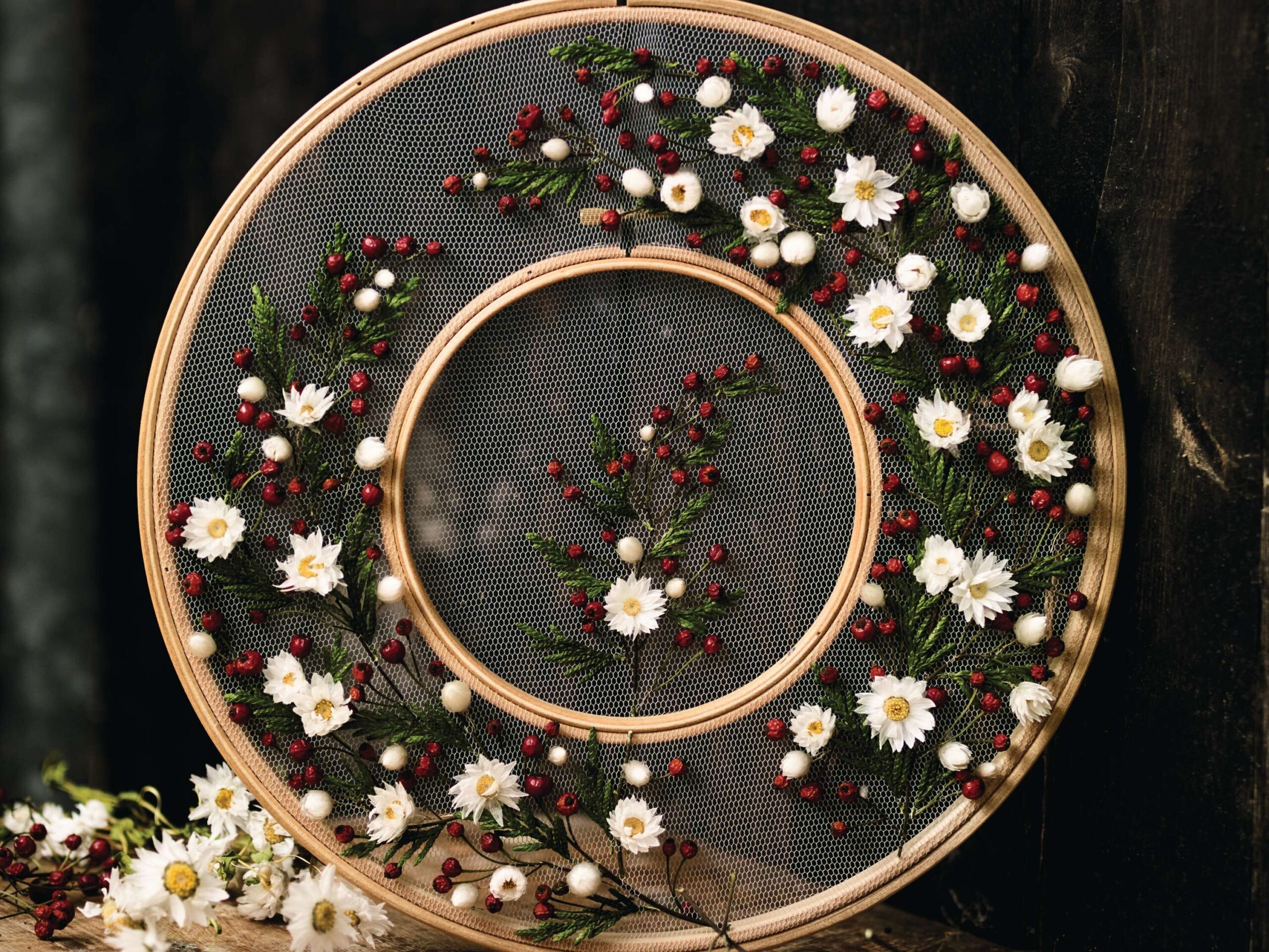 Festive wreath hoop