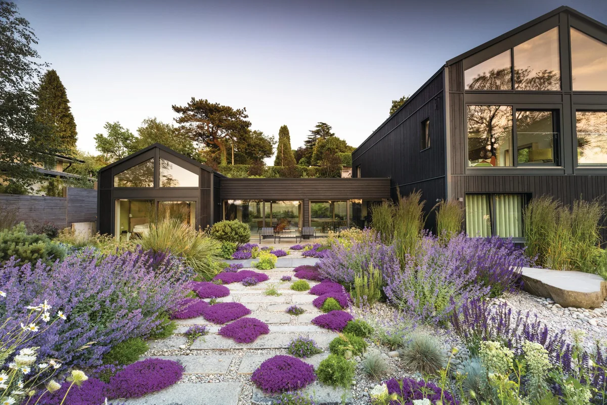 Gravel garden designed by Matthew Wilson Modern house and garden