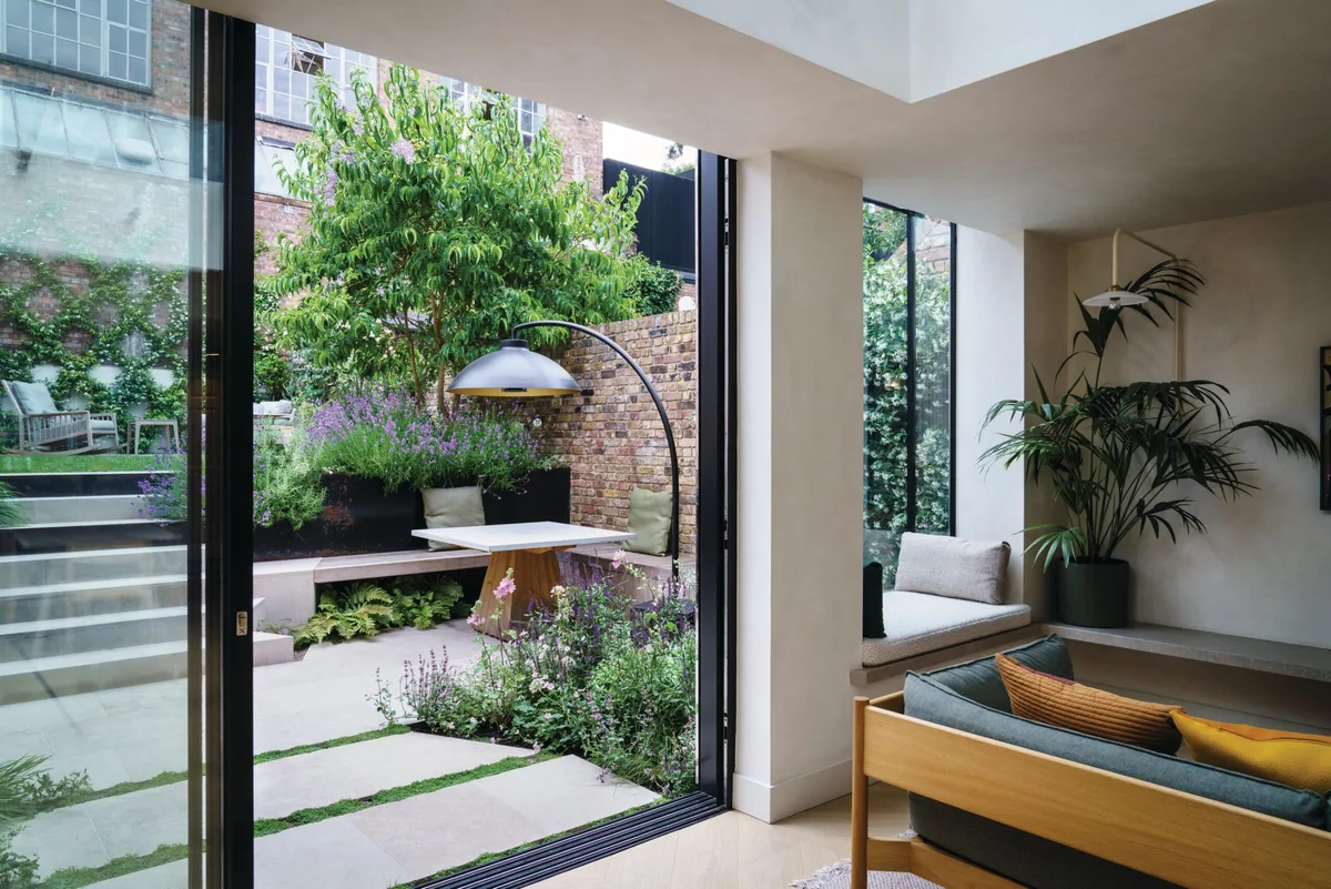 A small garden designed by Farlam and Chandler A small garden designed by Farlam and Chandler
