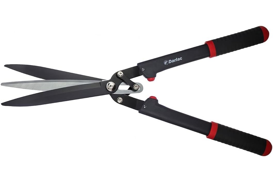 Darlac tri blade shears on a white background